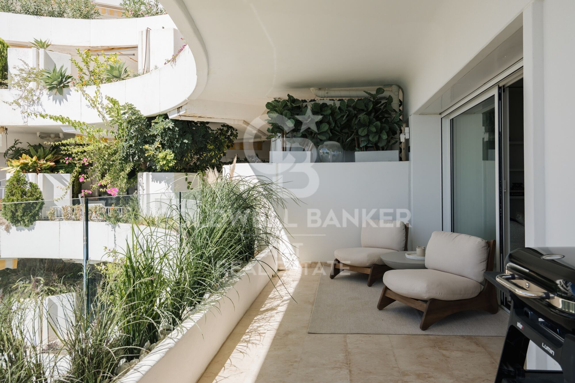 Renovated Apartment with Sea Views on Marbella's Golden Mile