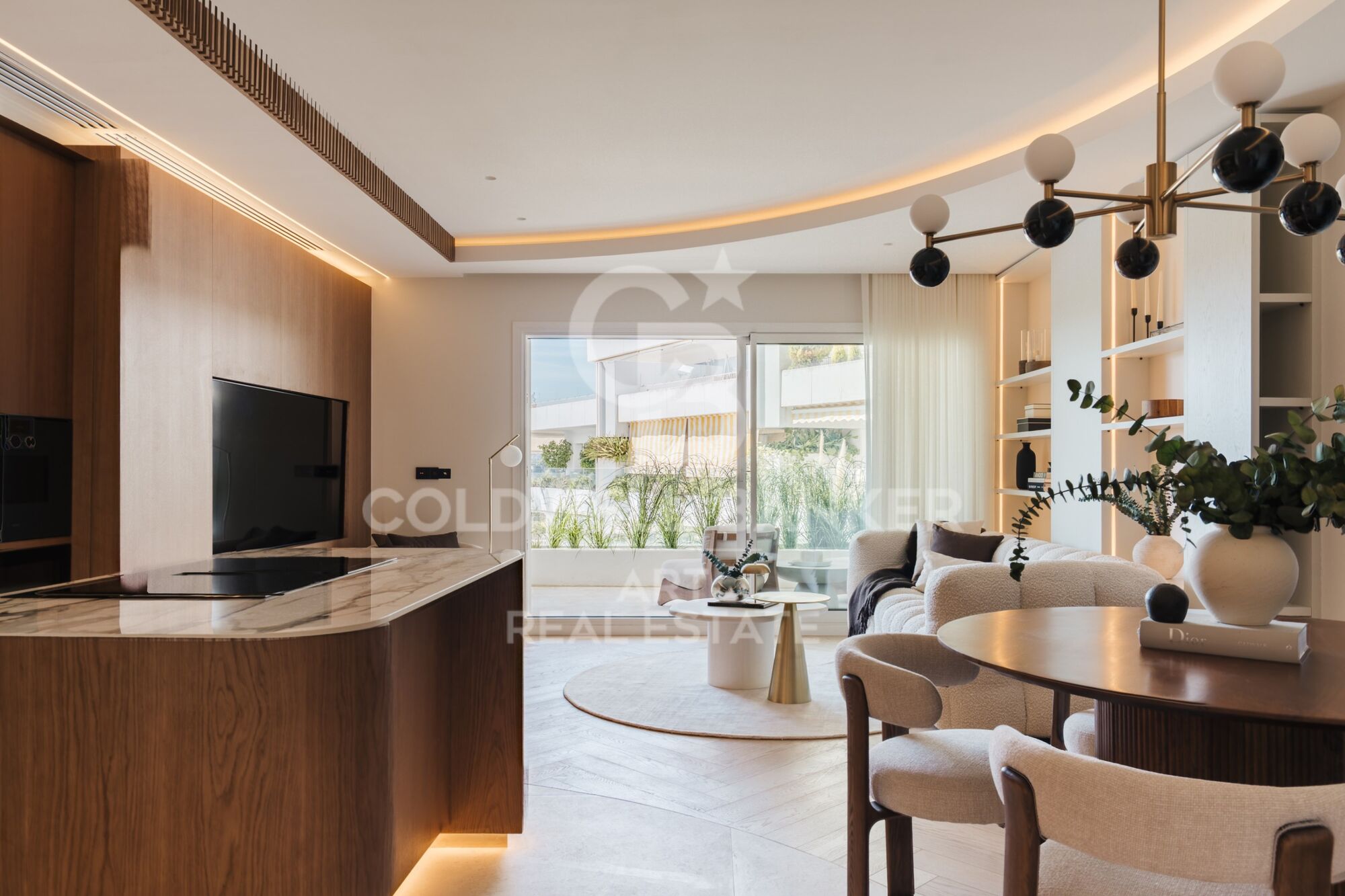 Renovated Apartment with Sea Views on Marbella's Golden Mile