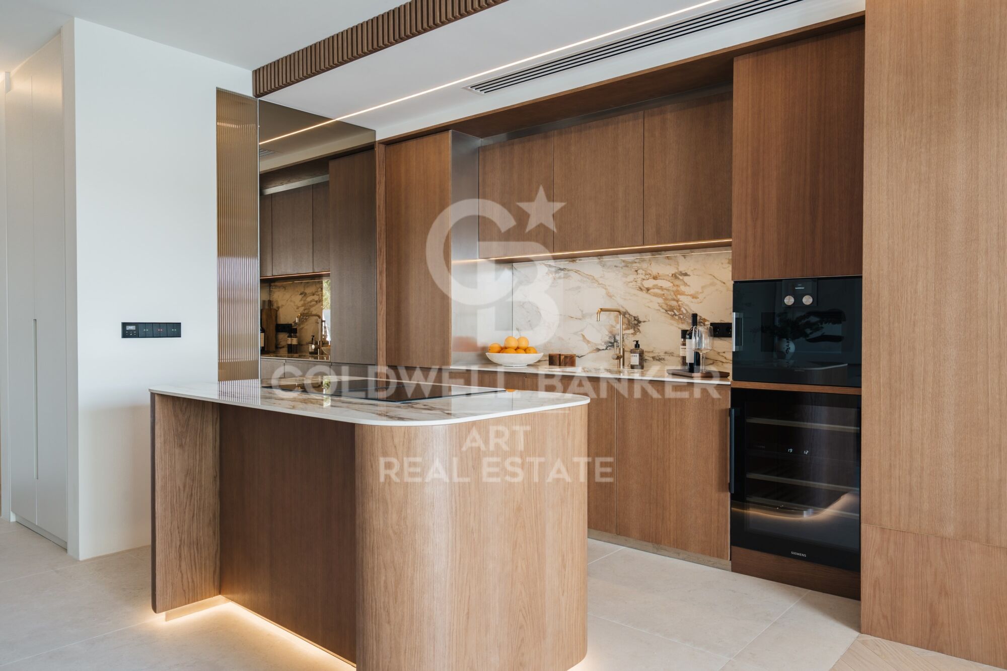 Renovated Apartment with Sea Views on Marbella's Golden Mile