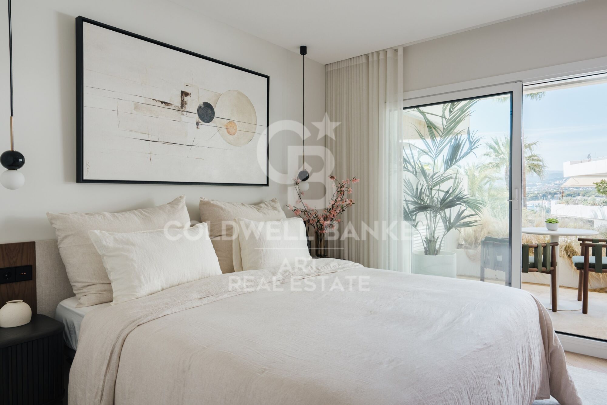 Renovated Apartment with Sea Views on Marbella's Golden Mile