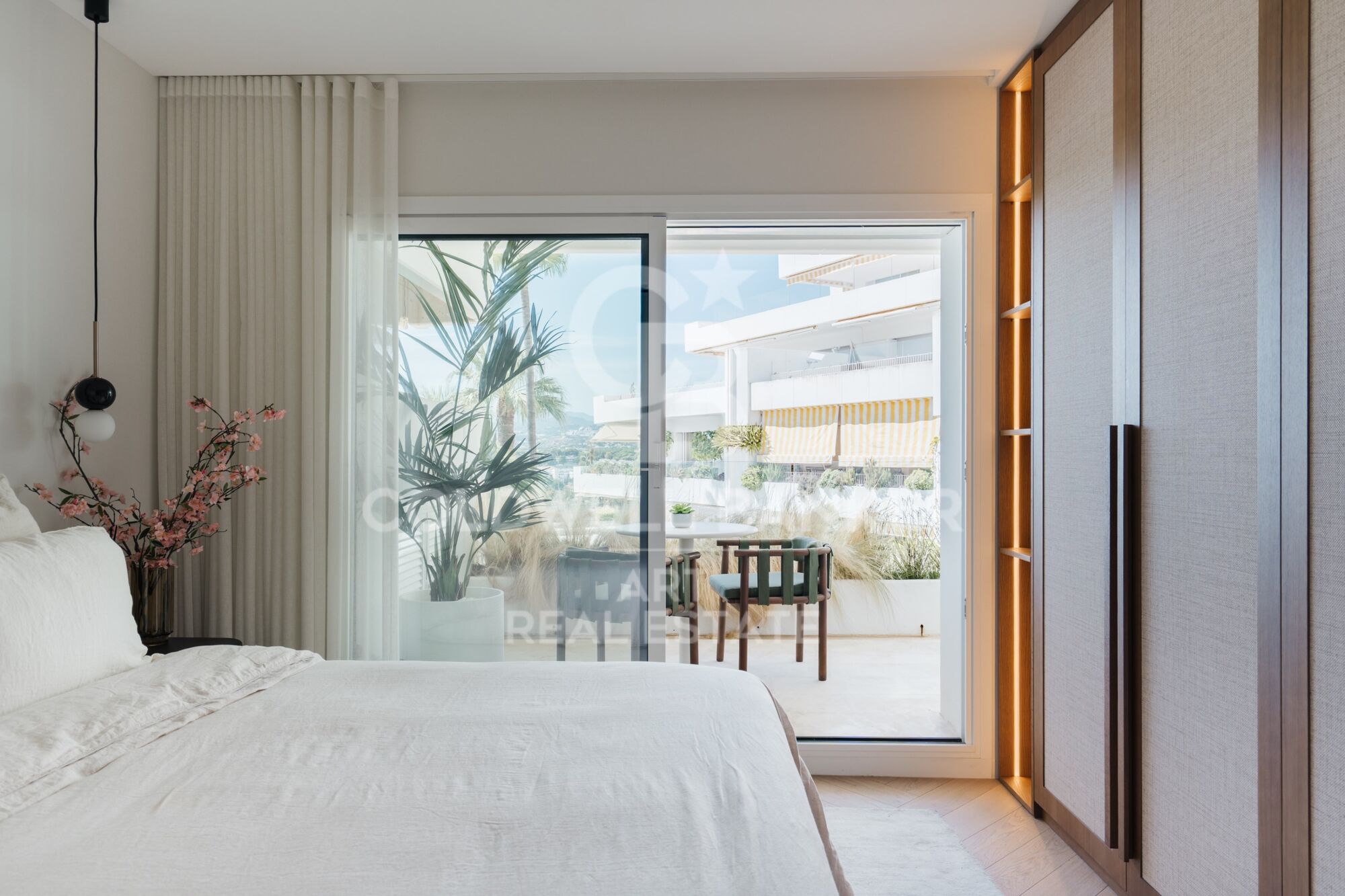 Renovated Apartment with Sea Views on Marbella's Golden Mile