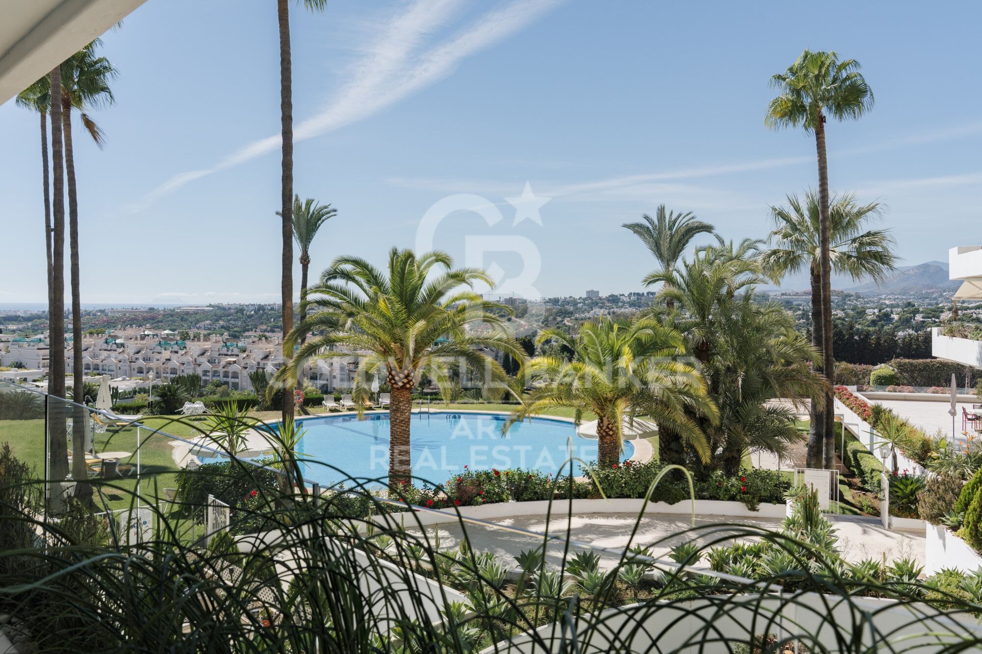 Renovated Apartment with Sea Views on Marbella's Golden Mile