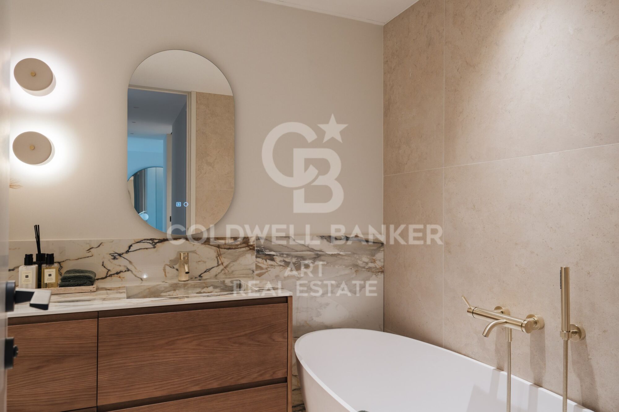 Renovated Apartment with Sea Views on Marbella's Golden Mile