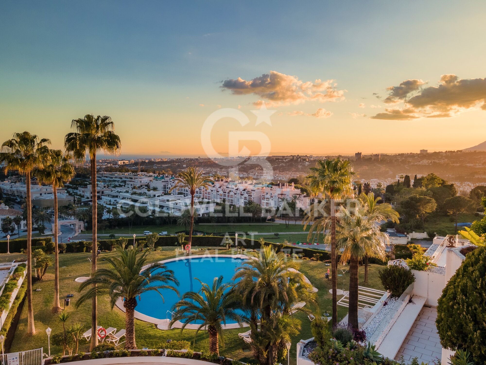 Renovated Apartment with Sea Views on Marbella's Golden Mile