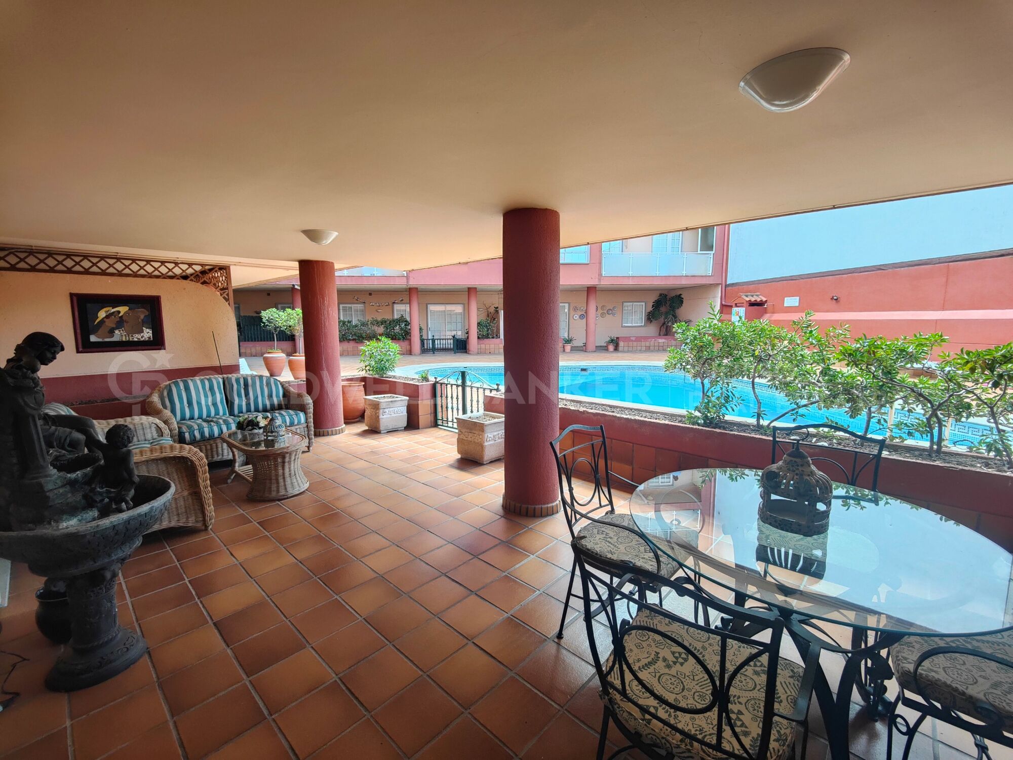 Exclusividad y Calidez a Pasos del Atlántico: Residencia Premium en Nigrán