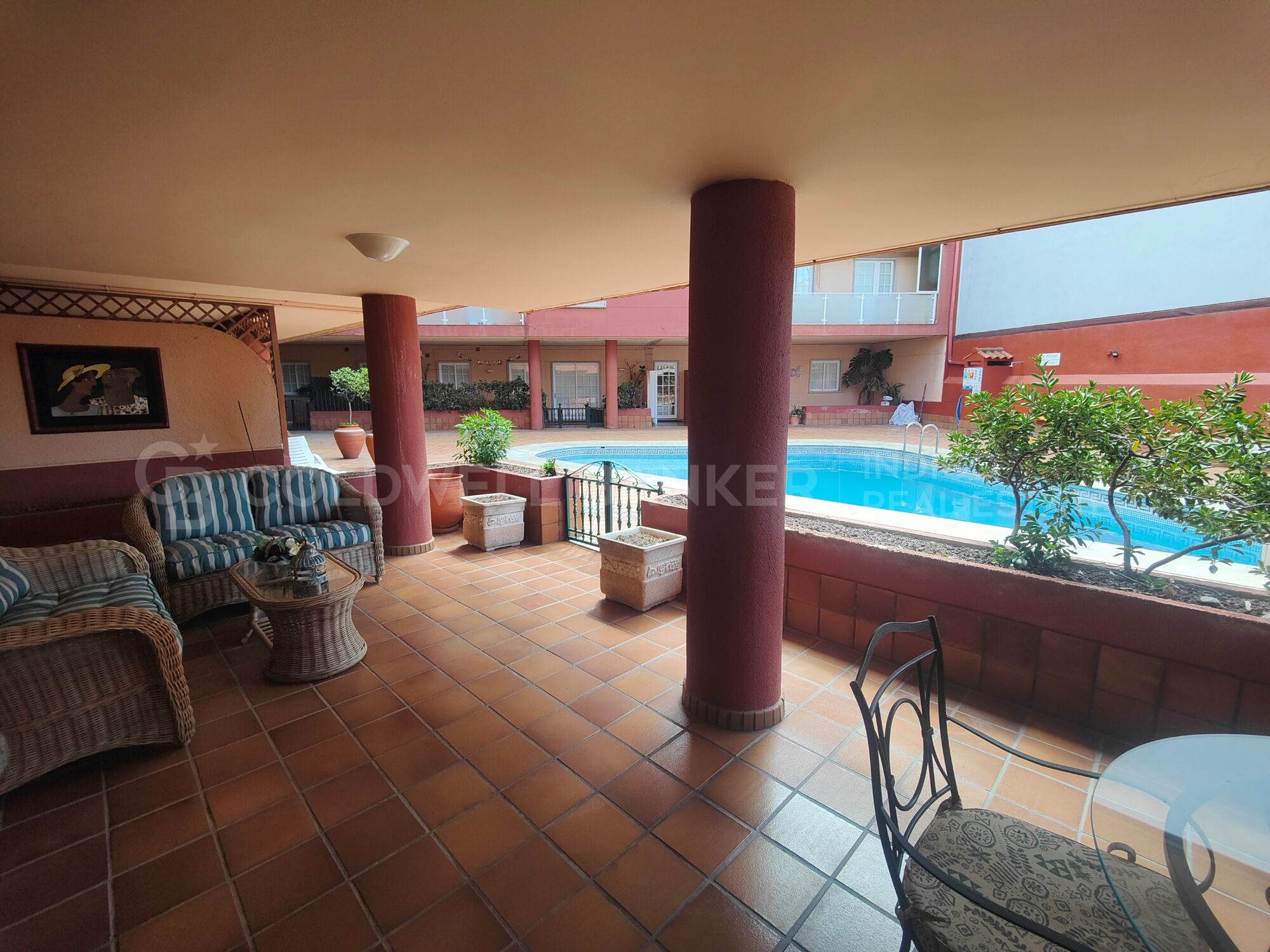 Exclusividad y Calidez a Pasos del Atlántico: Residencia Premium en Nigrán