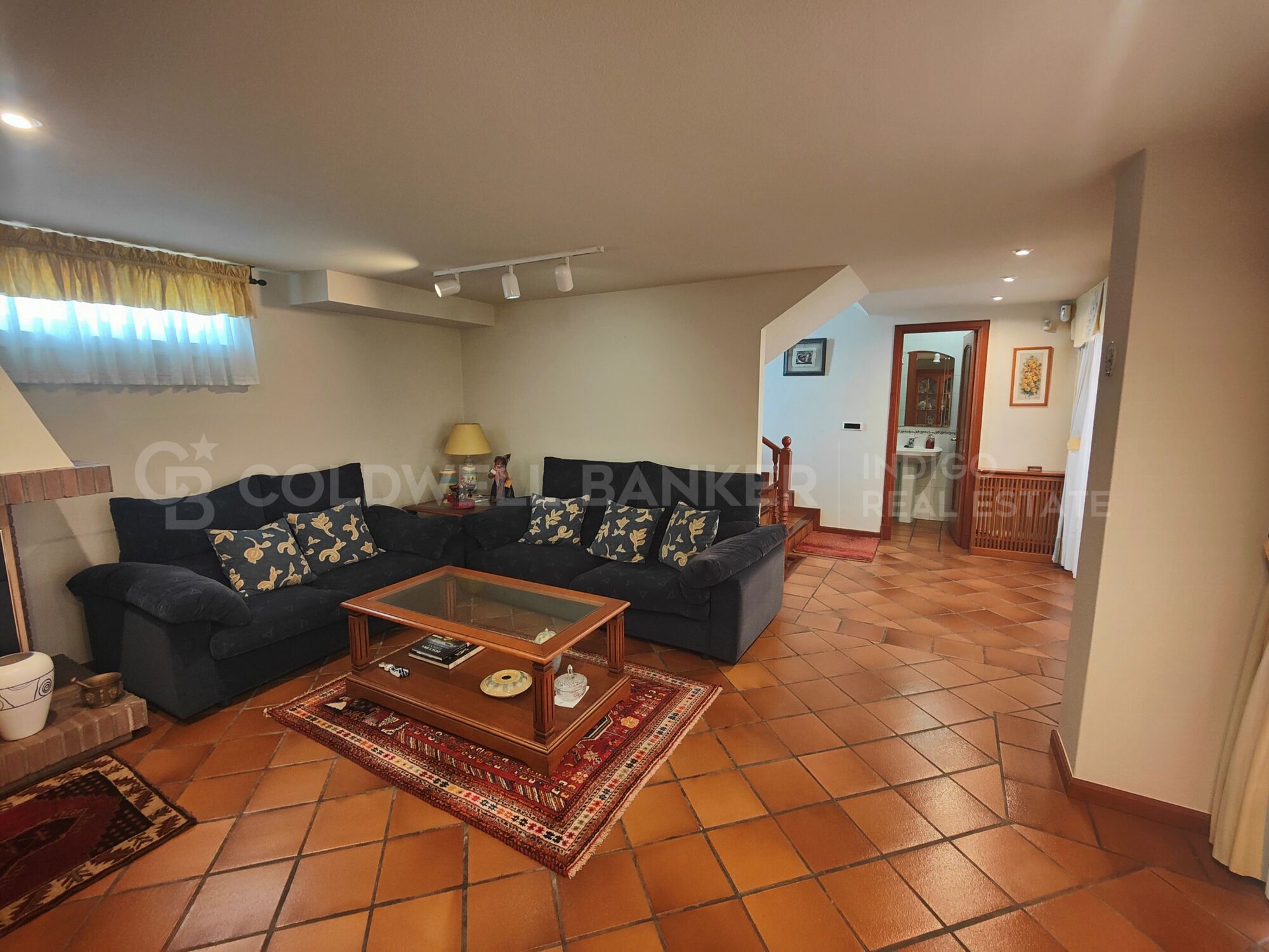 Exclusividad y Calidez a Pasos del Atlántico: Residencia Premium en Nigrán