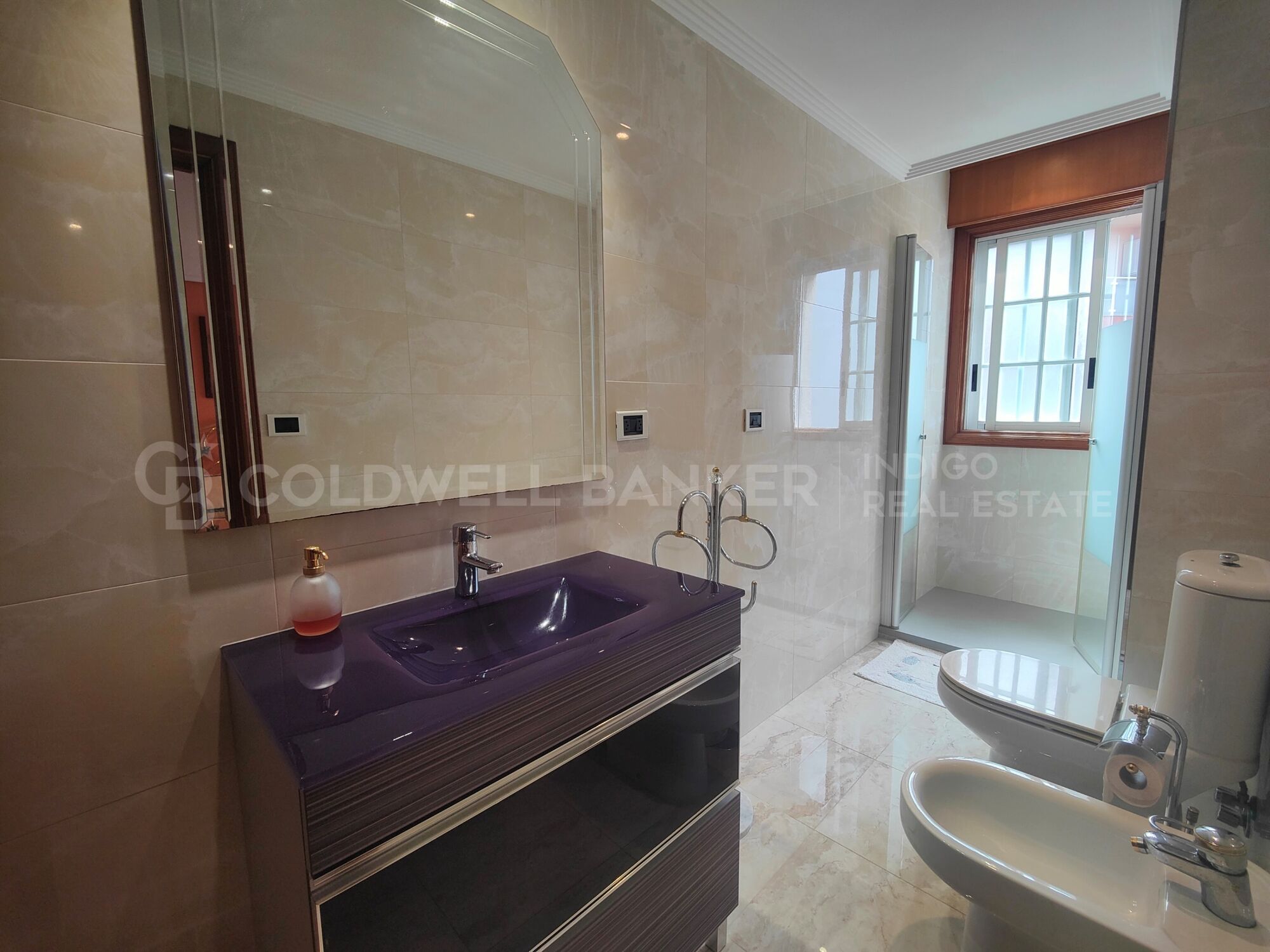 Exclusividad y Calidez a Pasos del Atlántico: Residencia Premium en Nigrán