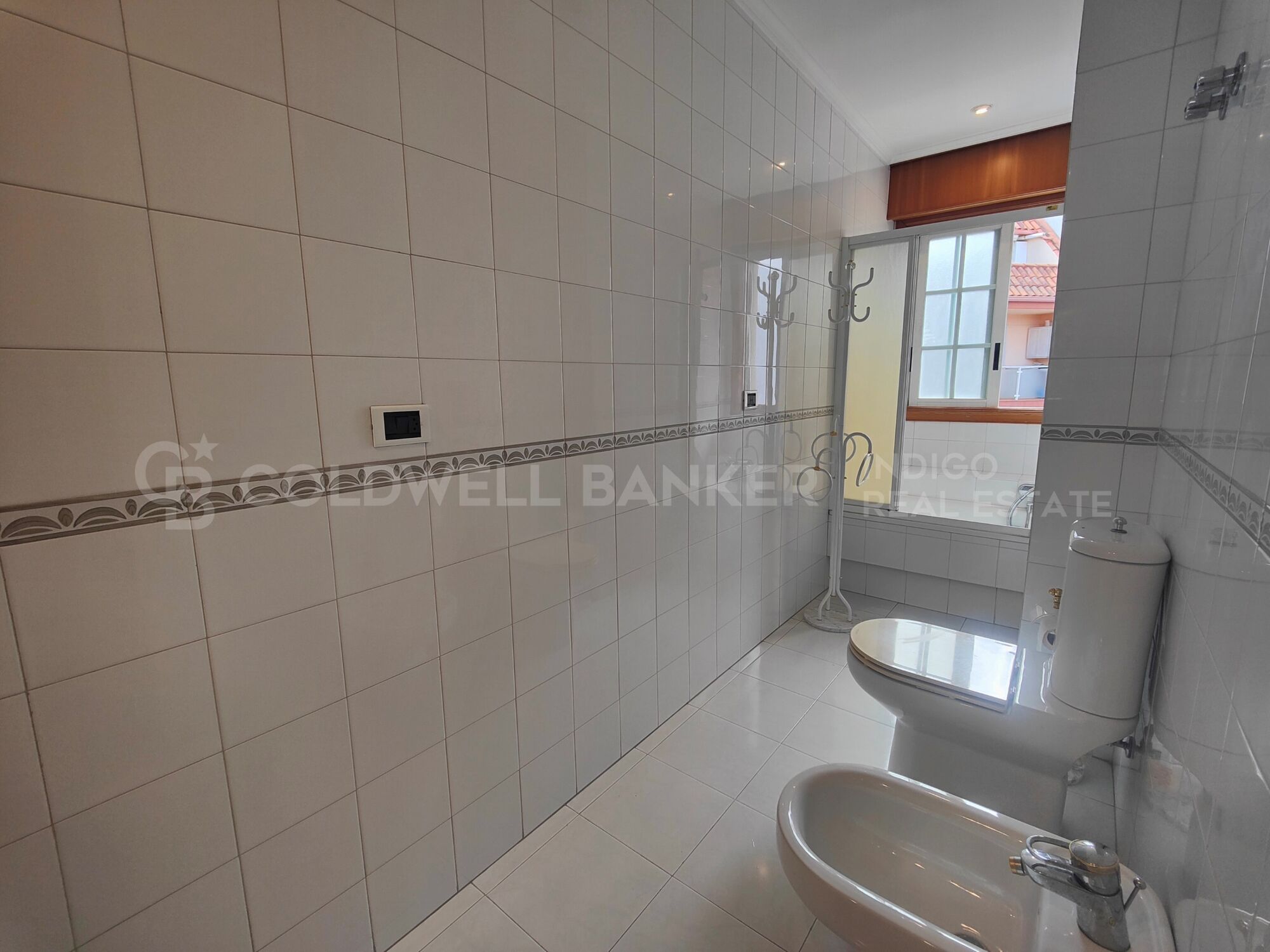 Exclusividad y Calidez a Pasos del Atlántico: Residencia Premium en Nigrán