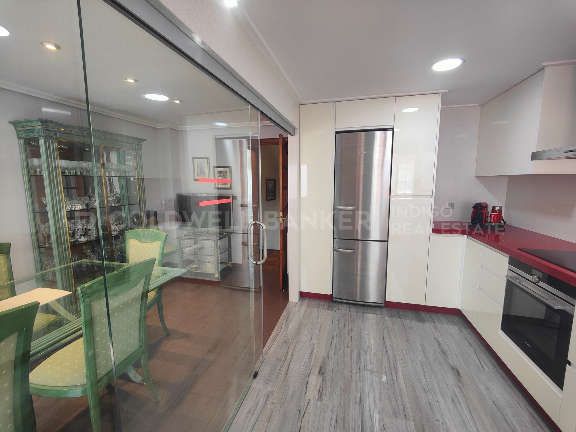 Exclusividad y Calidez a Pasos del Atlántico: Residencia Premium en Nigrán