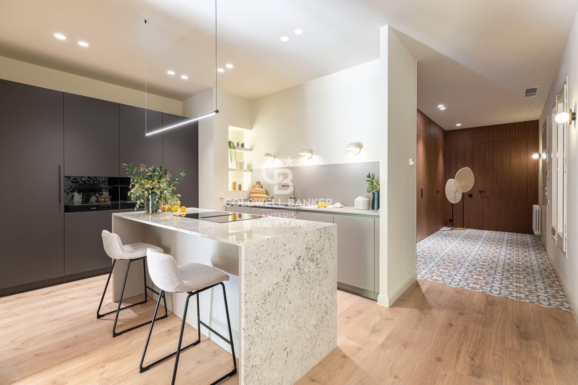 Amplitud, confort y elegancia en pleno Eixample barcelonés