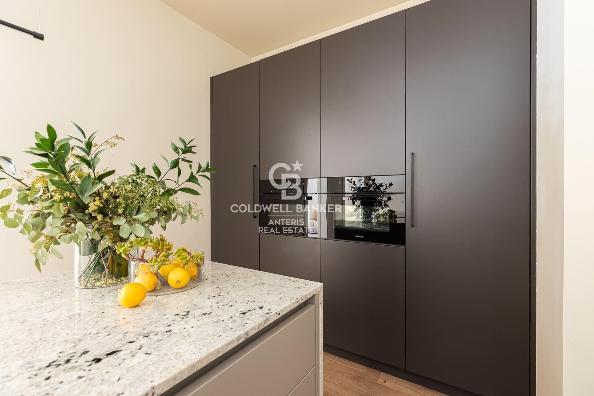Amplitud, confort y elegancia en pleno Eixample barcelonés