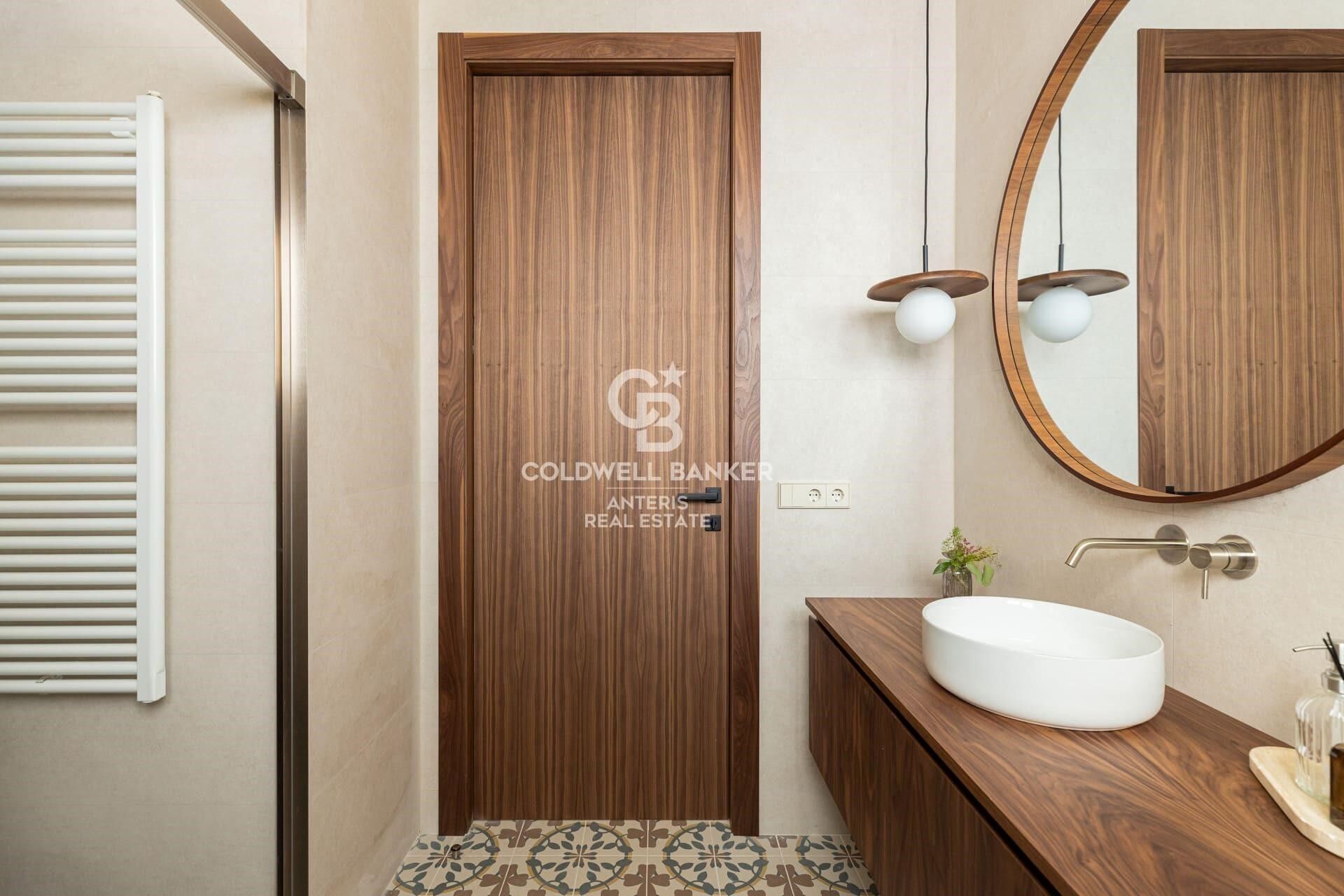 Amplitud, confort y elegancia en pleno Eixample barcelonés