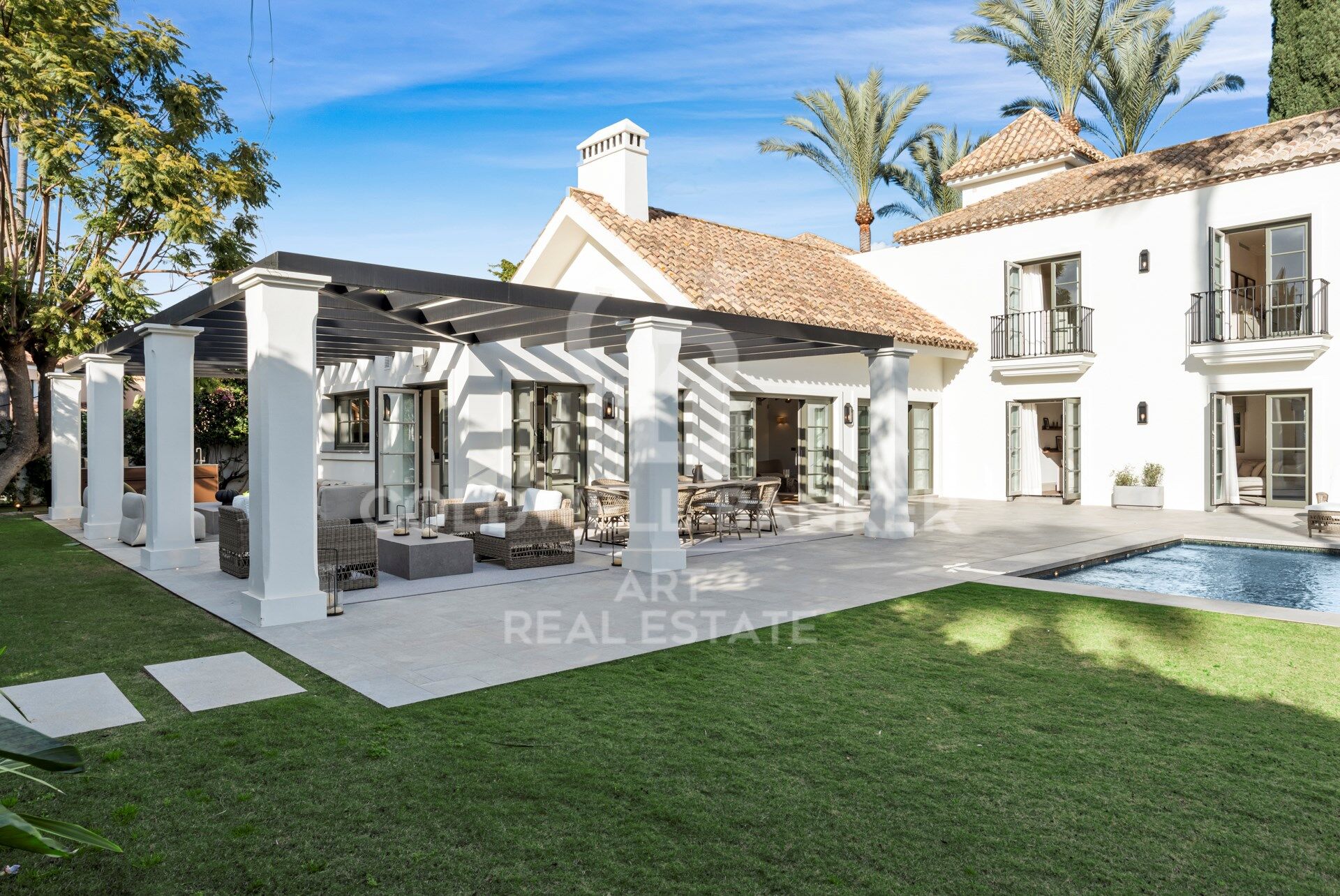 Spectaculaire maison moderne à Nueva Andalucia