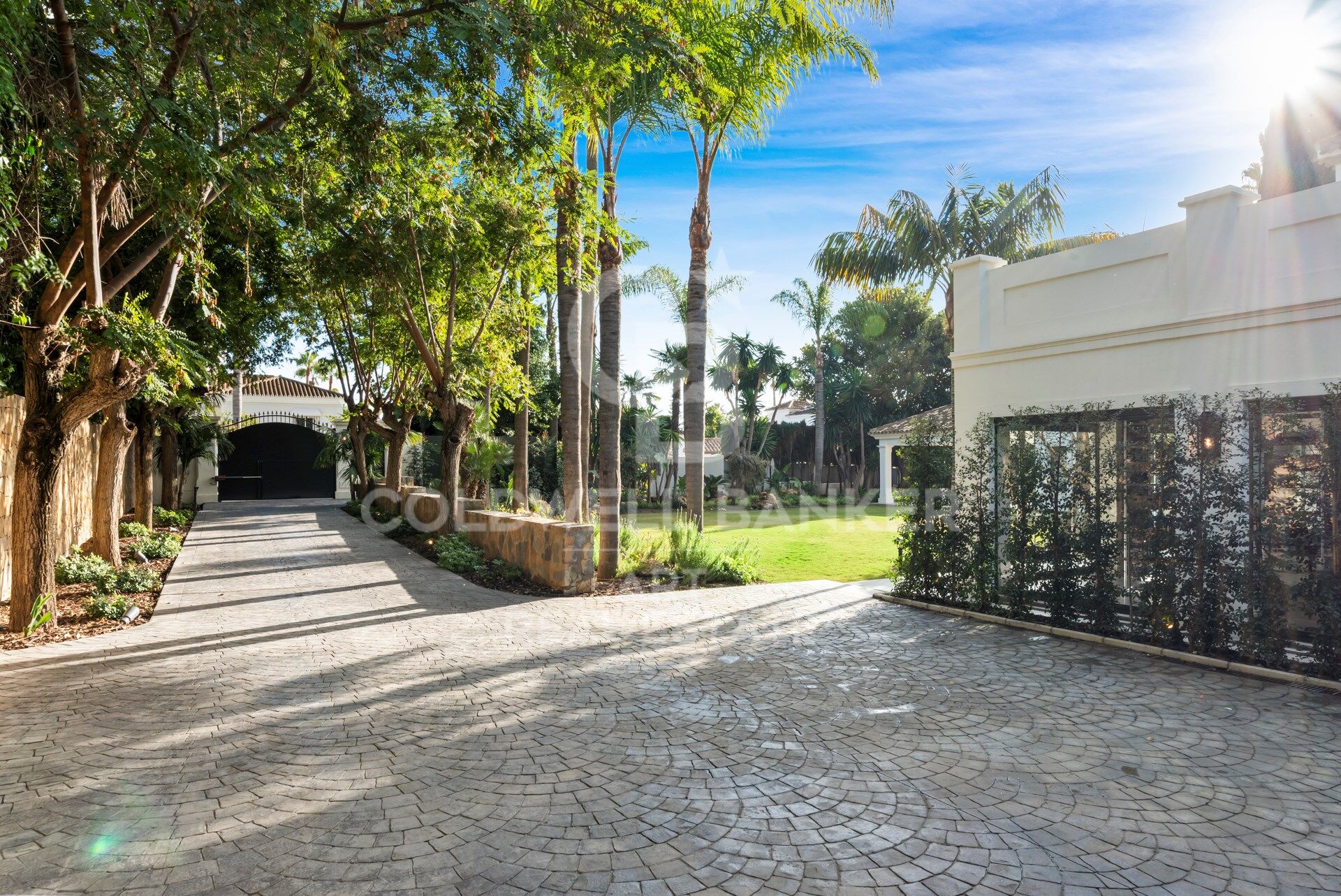 Spectaculaire maison moderne à Nueva Andalucia