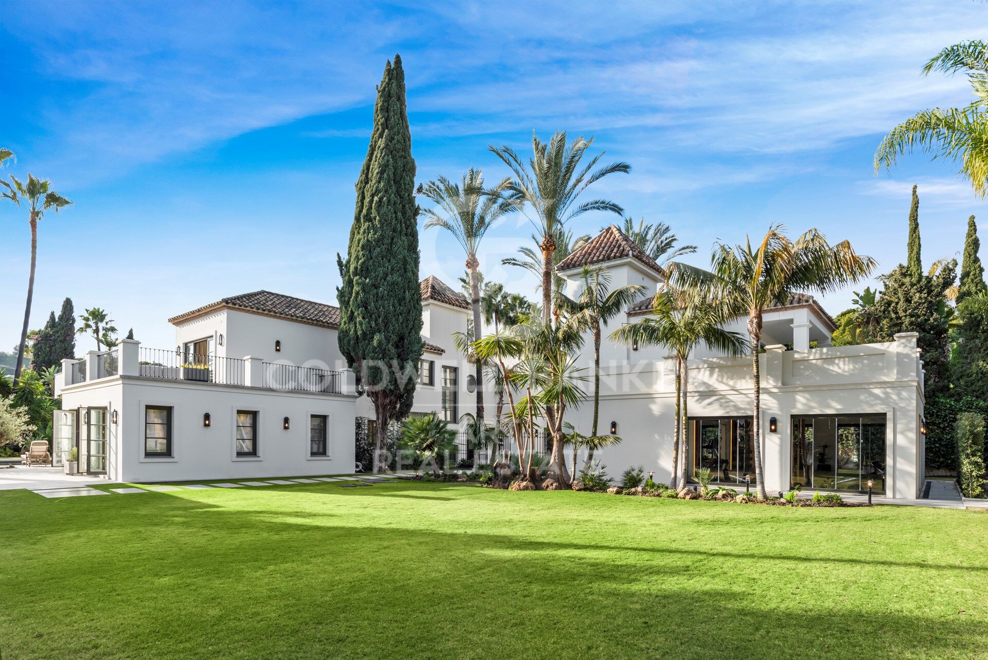 Spectaculaire maison moderne à Nueva Andalucia