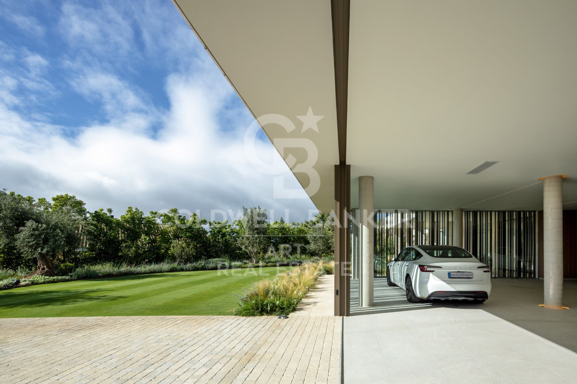Contemporary Luxury Residence with Panoramic Views in La Reserva de Sotogrande