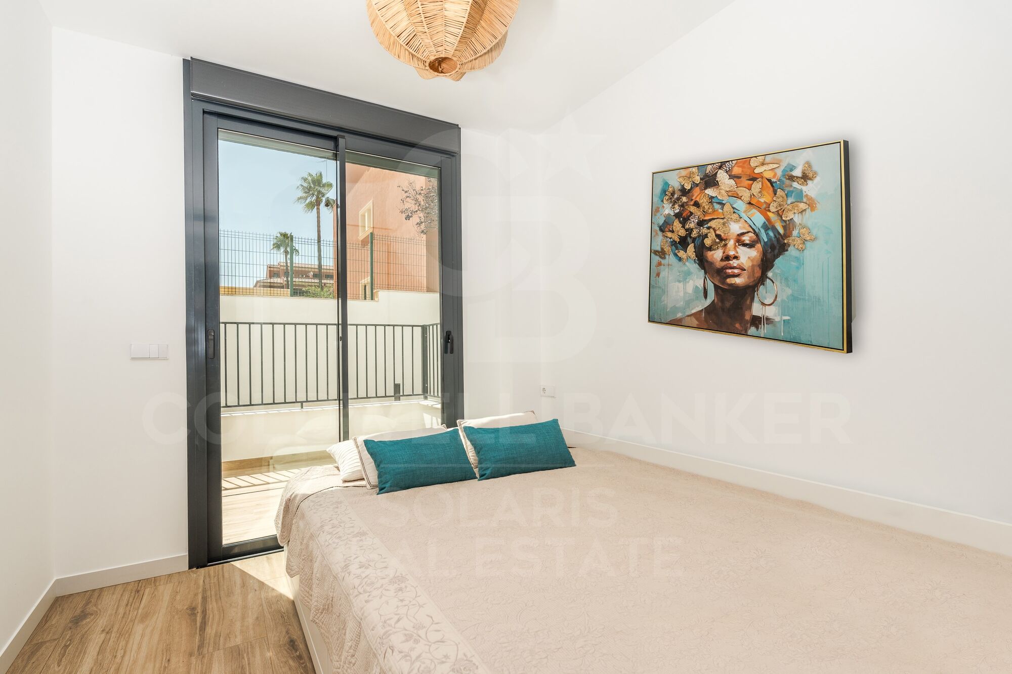 Modern 3-bedroom flat with terrace, parking and storage room for long-term rent