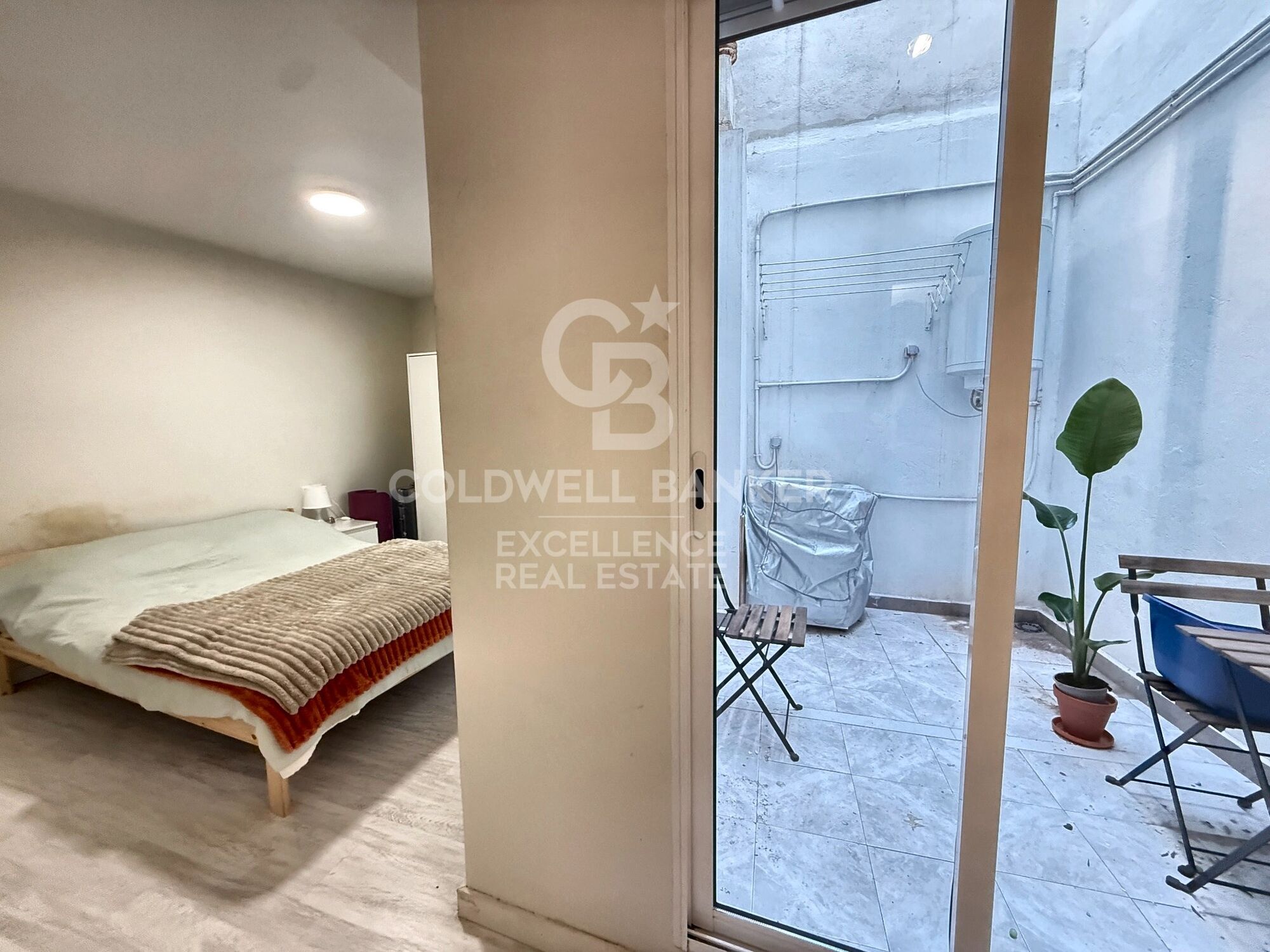 Renovated flat with charm and profitability next to the Torres de Quart