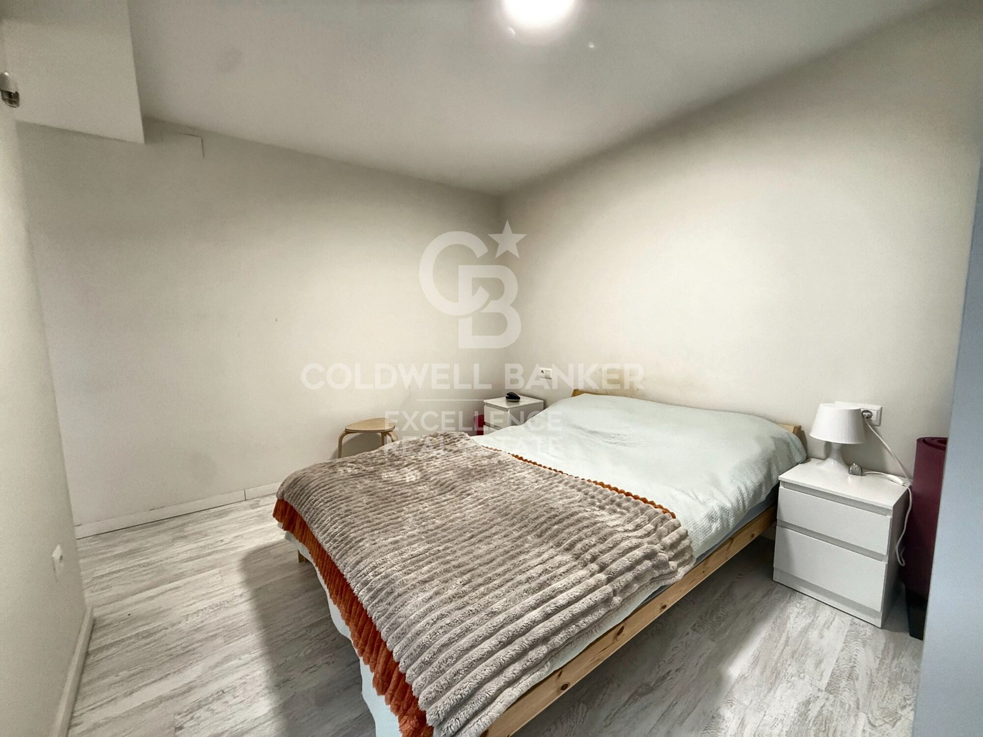 Renovated flat with charm and profitability next to the Torres de Quart