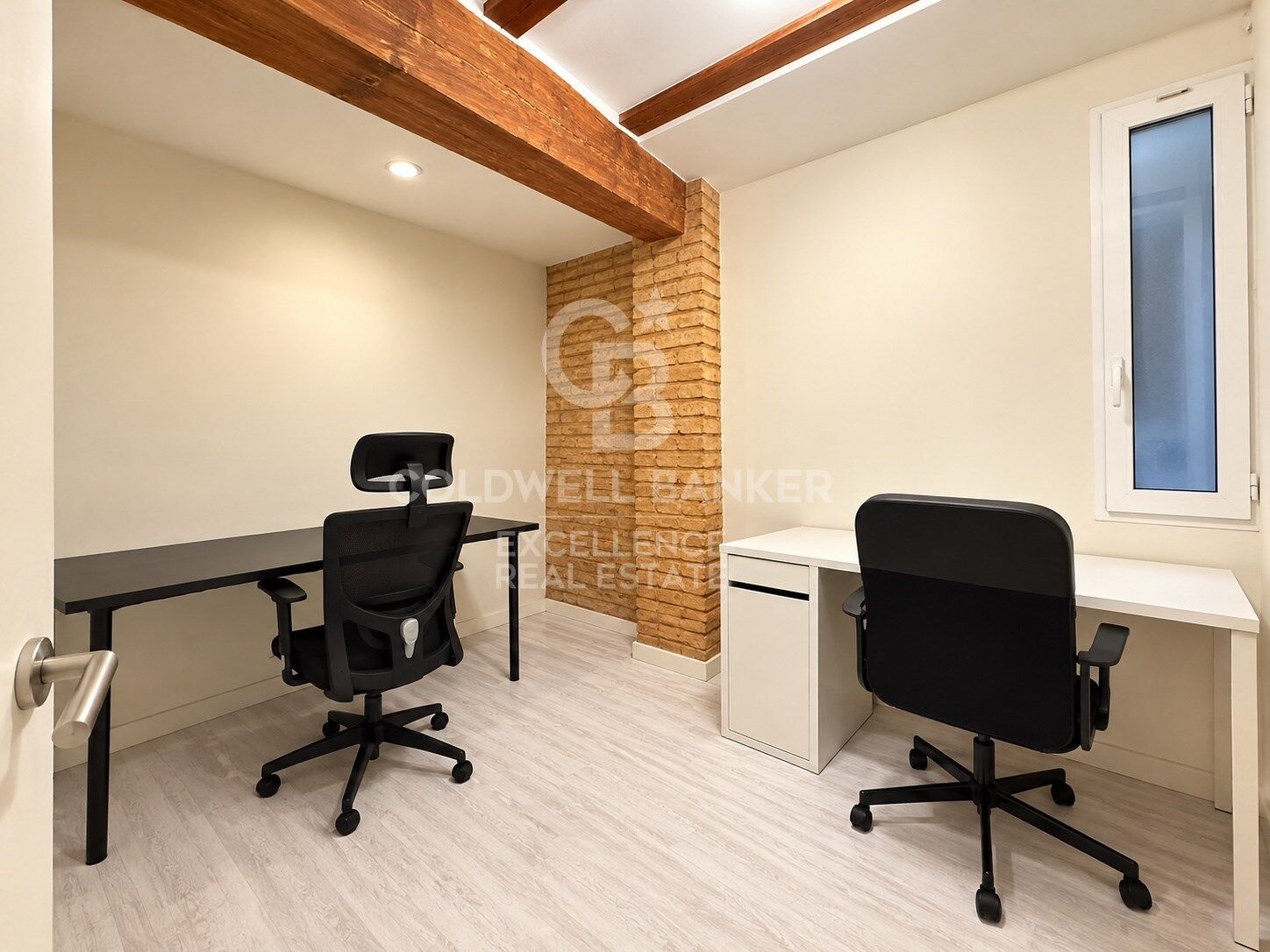 Renovated flat with charm and profitability next to the Torres de Quart