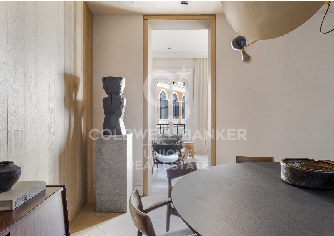 New build penthouse with five-star services in Las Cortes