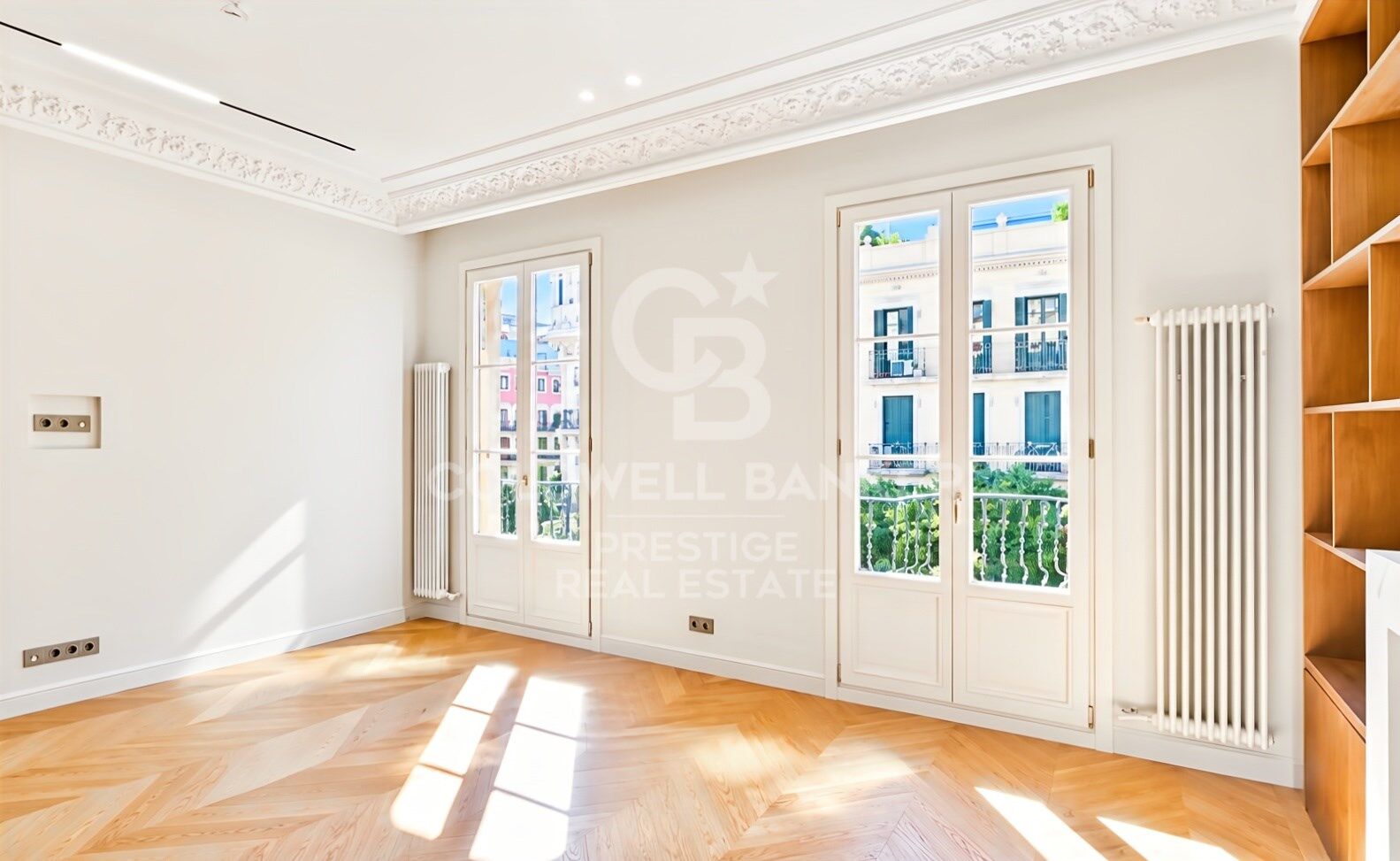 Enric Granados: Bright, Newly Renovated Apartment on a High Floor in a Beautiful Period Building