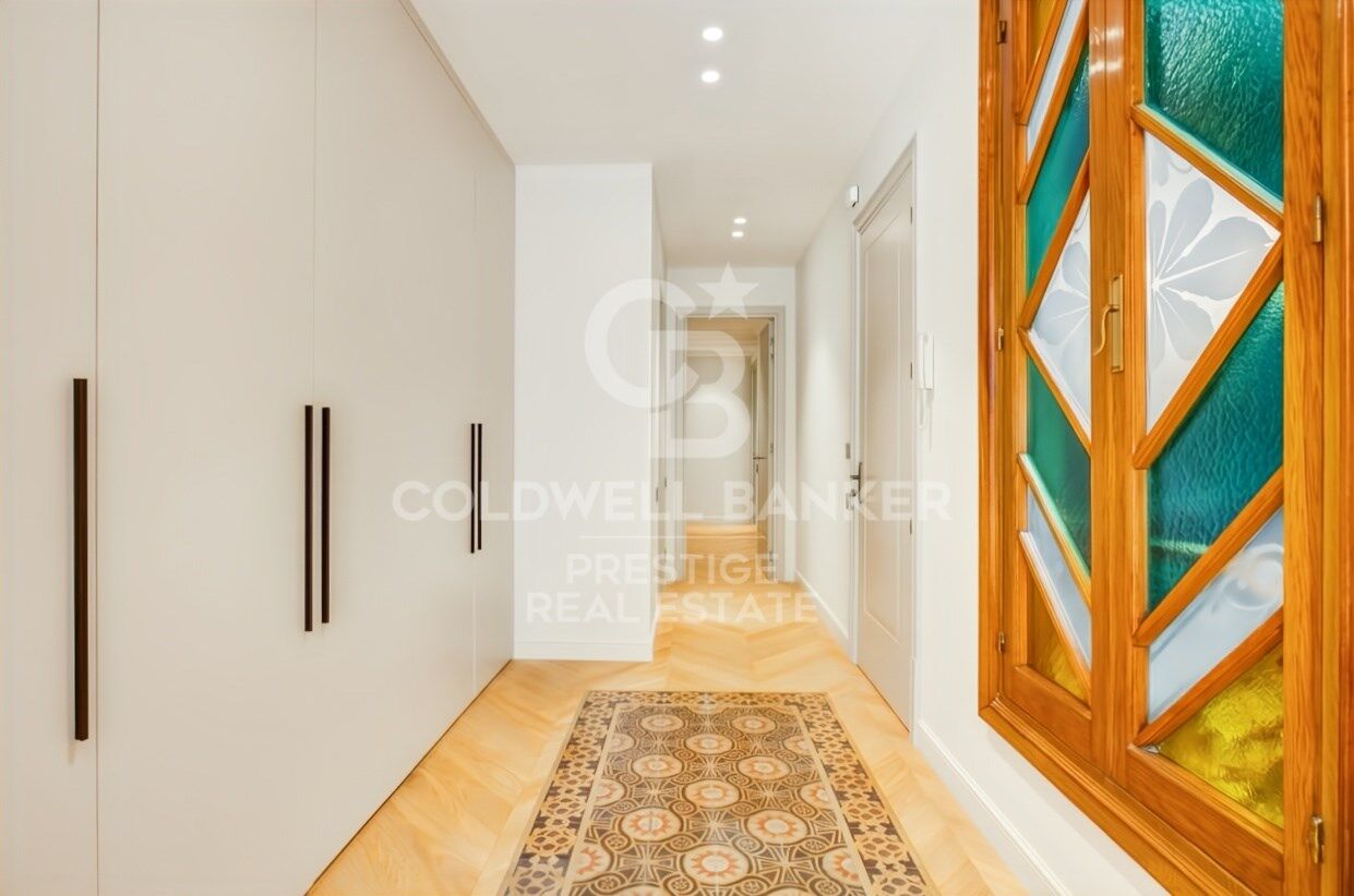 Enric Granados: Bright, Newly Renovated Apartment on a High Floor in a Beautiful Period Building