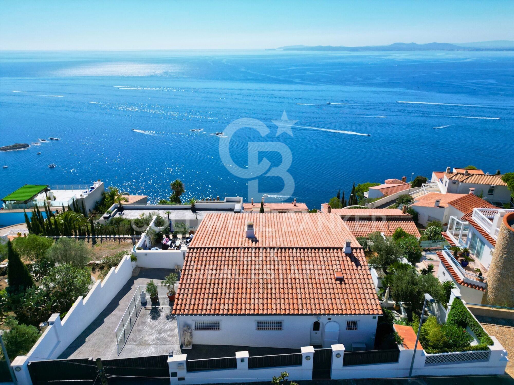 Villa avec magnifique vue unique et exceptionnelle sur la Baie de Roses