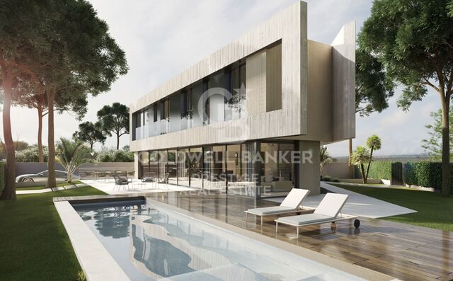 Villa de lujo de obra nueva con piscina y jardín privado en La Pineda, Castelldefels Playa