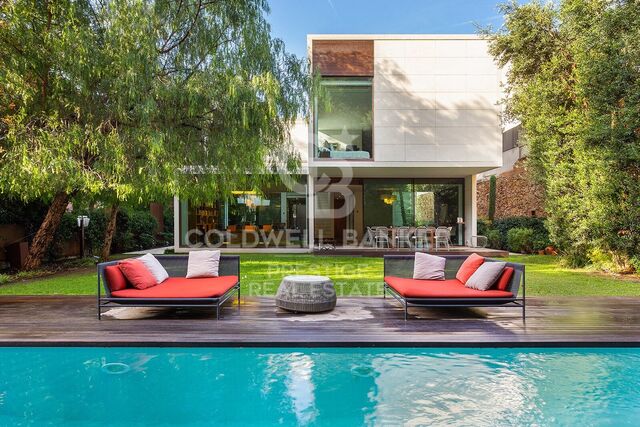A unique private residence in Bonanova with garden and pool, designed by renowned architect Carlos Ferrater