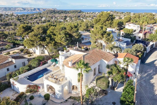 Mediterranean renovated luxury villa with sea and Montgo views in Balcón al Mar