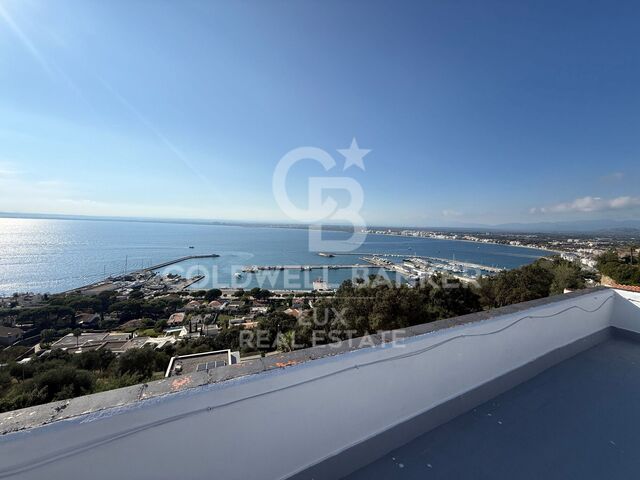 Villa mit privatem Pool und Meerblick in Roses