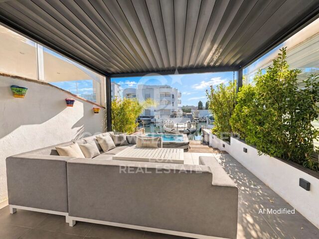 Maison rénovée avec amarre privée et jacuzzi à Santa Margarida
