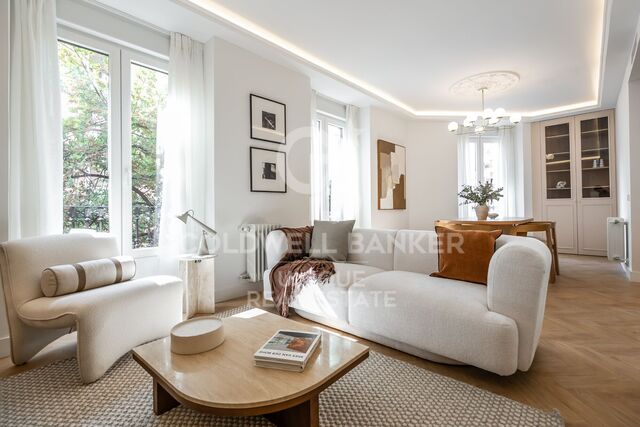 Flat 2 Bedrooms Sale Madrid