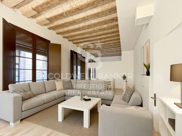 Flat for sale in a renovated building in the Gothic Quarter, ideal as a pied-à-terre in the centre of Barcelona