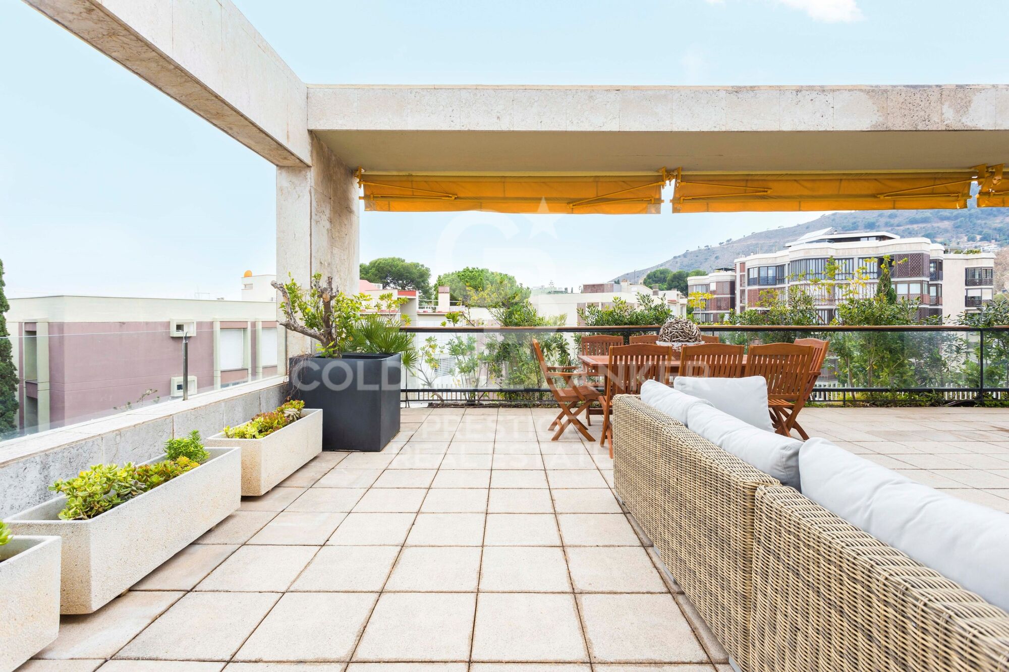 Penthouse for rent in Pedralbes