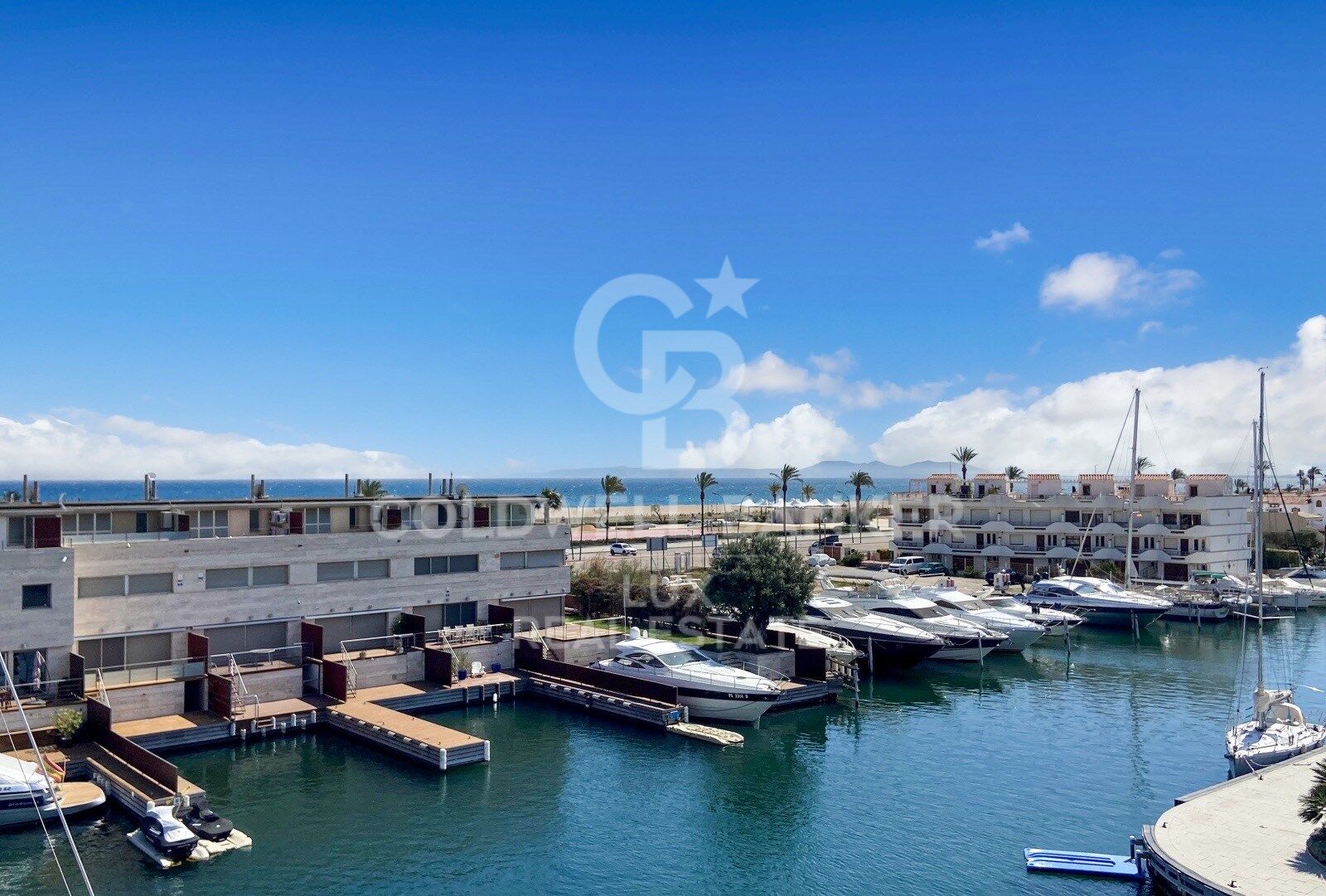 Exklusive Wohnung mit Bootsanlegestelle und Blick auf den Golf von Roses in Empuriabrava