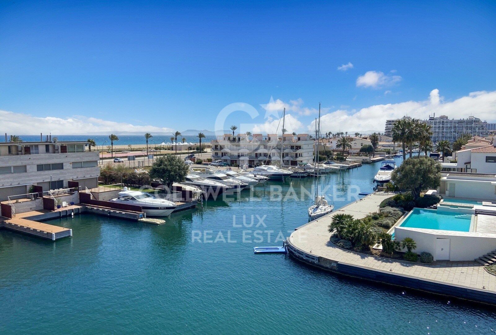 Exklusive Wohnung mit Bootsanlegestelle und Blick auf den Golf von Roses in Empuriabrava