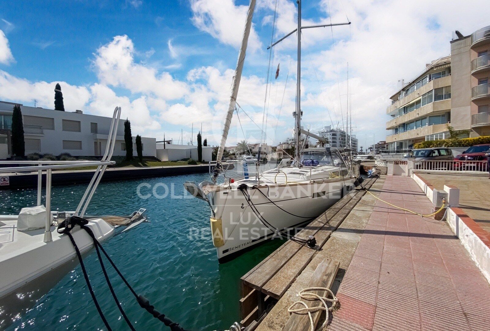 Exklusive Wohnung mit Bootsanlegestelle und Blick auf den Golf von Roses in Empuriabrava