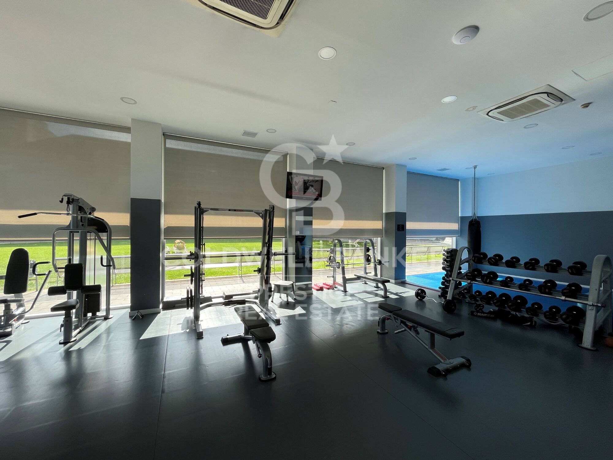 Tourist licensed flat with sea front terrace for sale