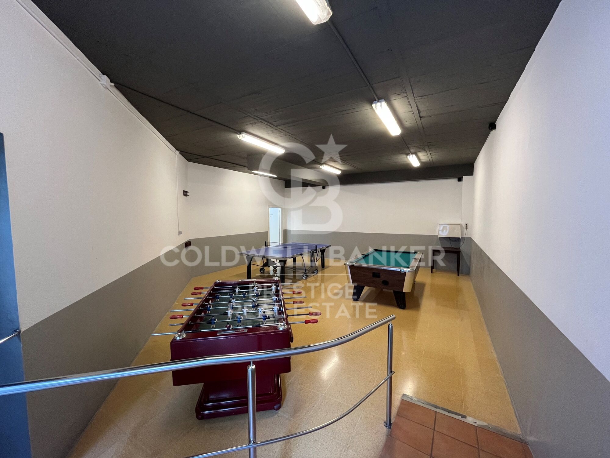 Tourist licensed flat with sea front terrace for sale