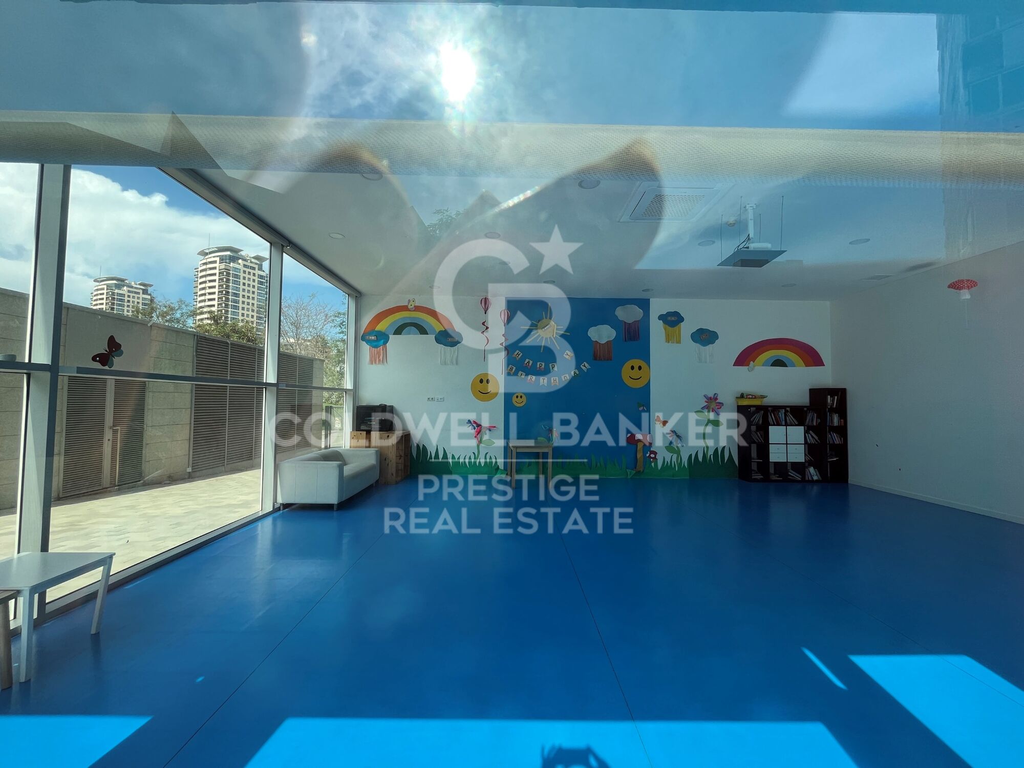 Tourist licensed flat with sea front terrace for sale