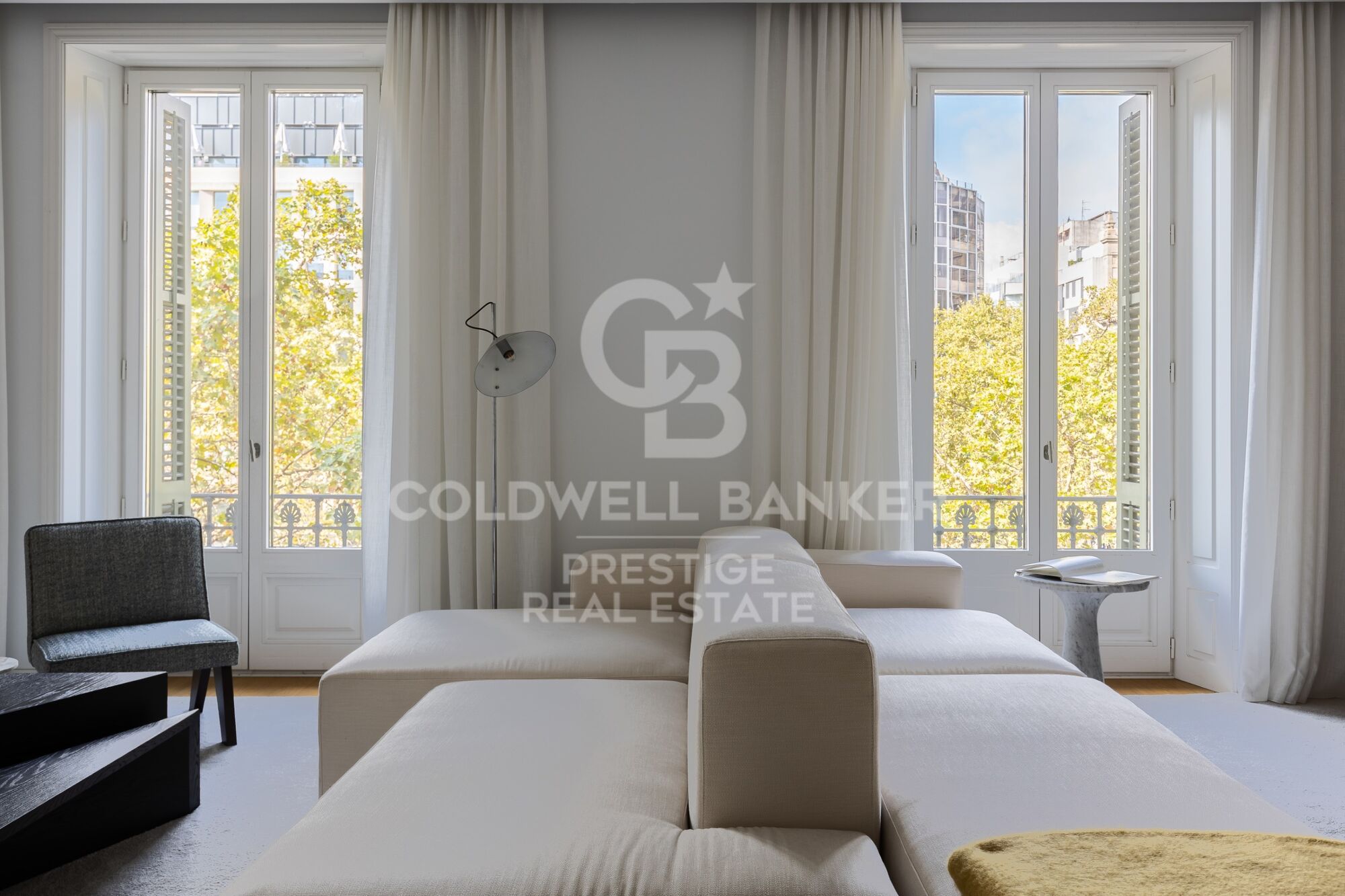 Luxury development with swimming pool in Paseo de Gracia