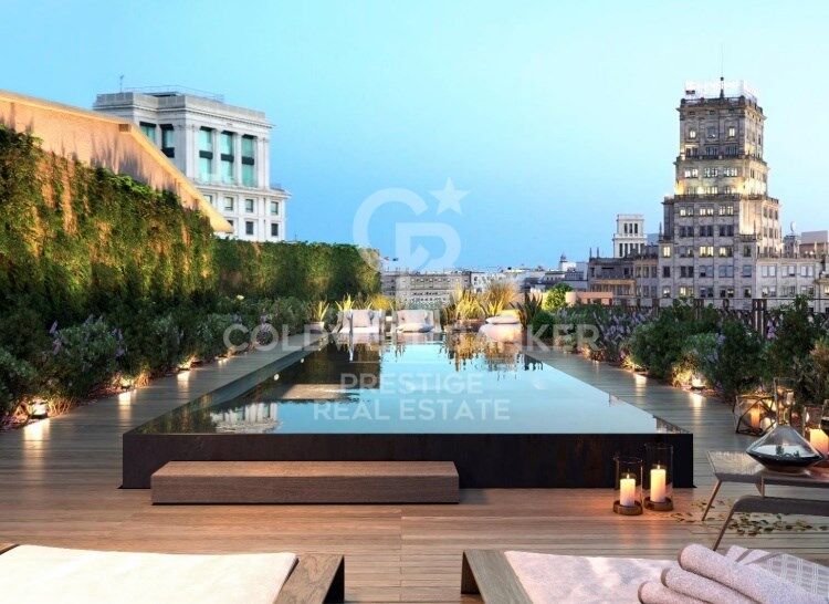 Luxury development with swimming pool in Paseo de Gracia