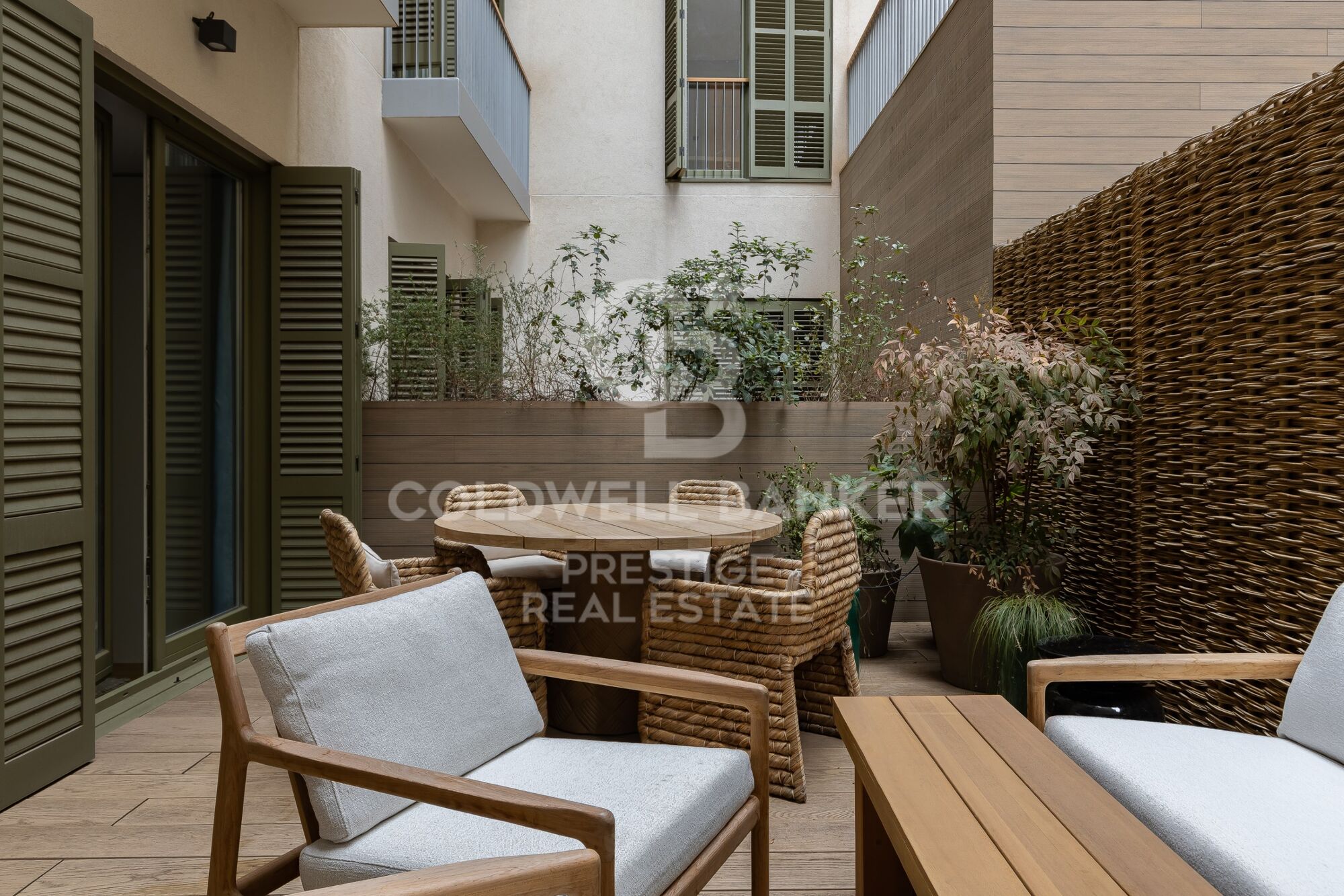 Luxury development with swimming pool in Paseo de Gracia