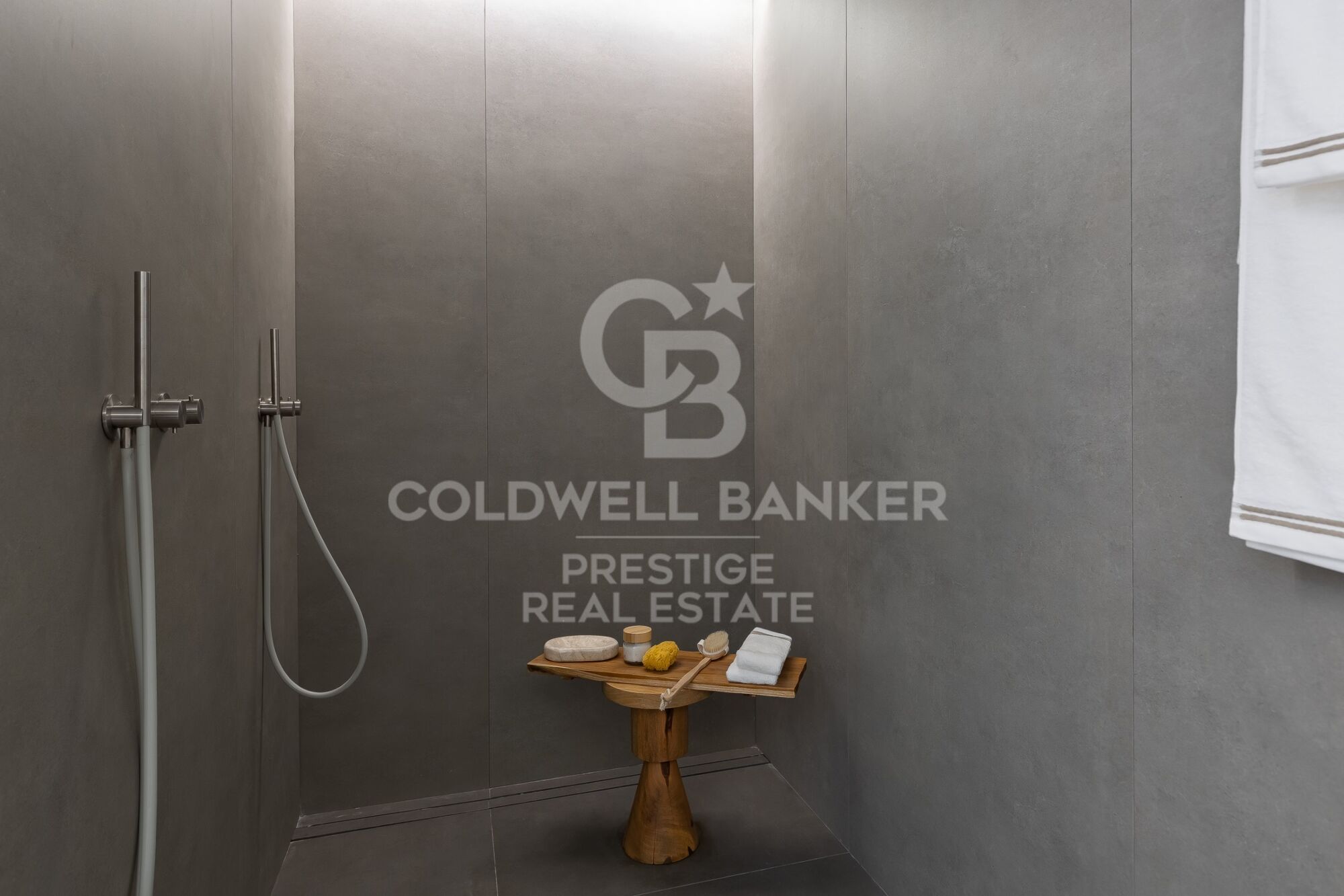 Viviendas exclusivas de obra nueva en venta con mirador y piscina en Paseo de Gracia