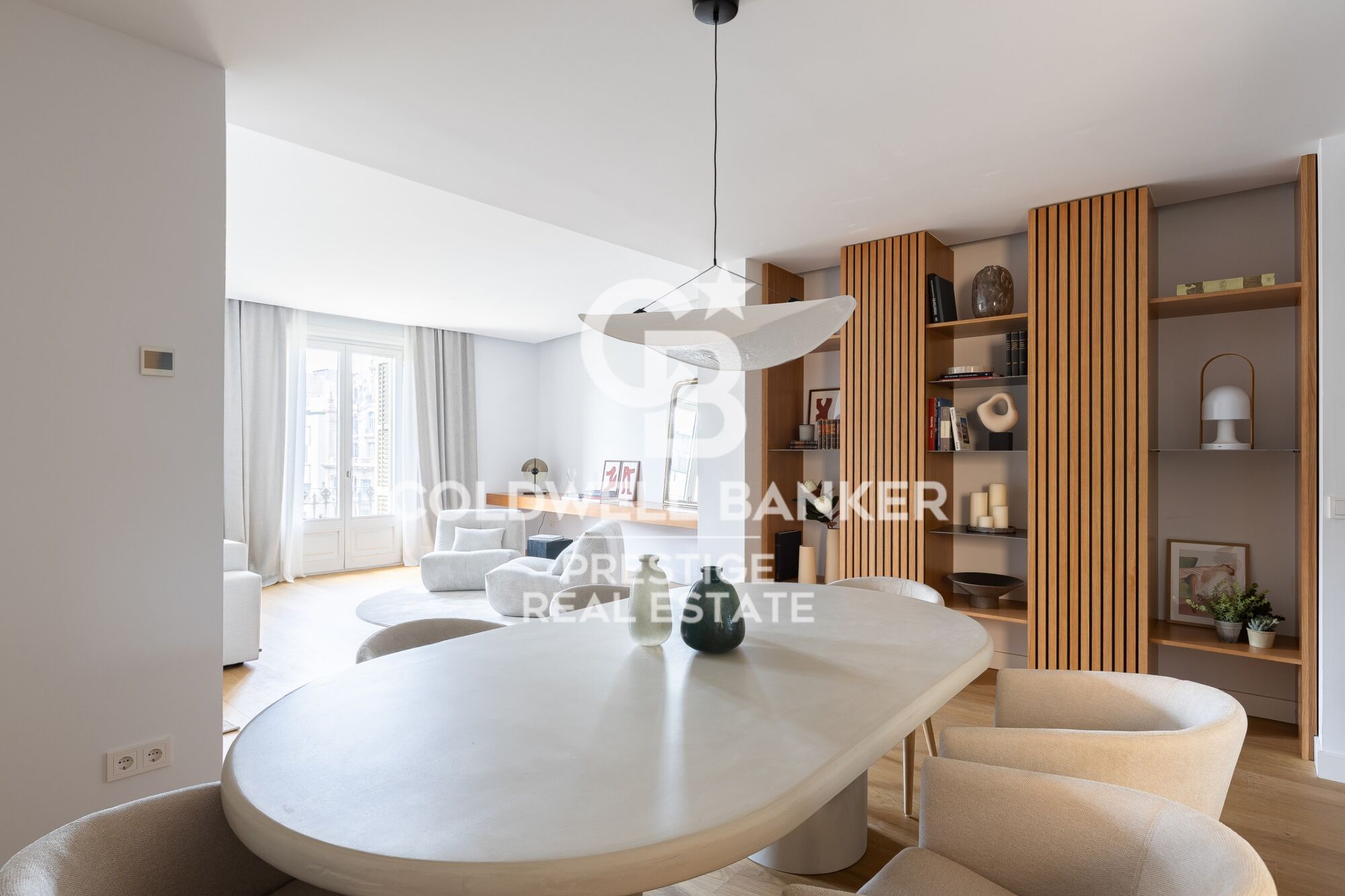 Viviendas exclusivas de obra nueva en venta con mirador y piscina en Paseo de Gracia