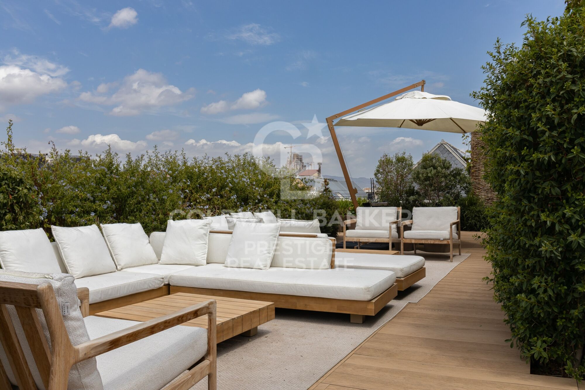Luxury development with swimming pool in Paseo de Gracia