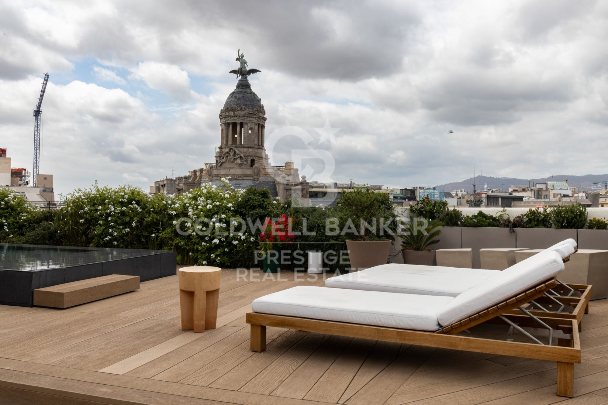 Appartement neufs et piscine à Paseo de Gracia.